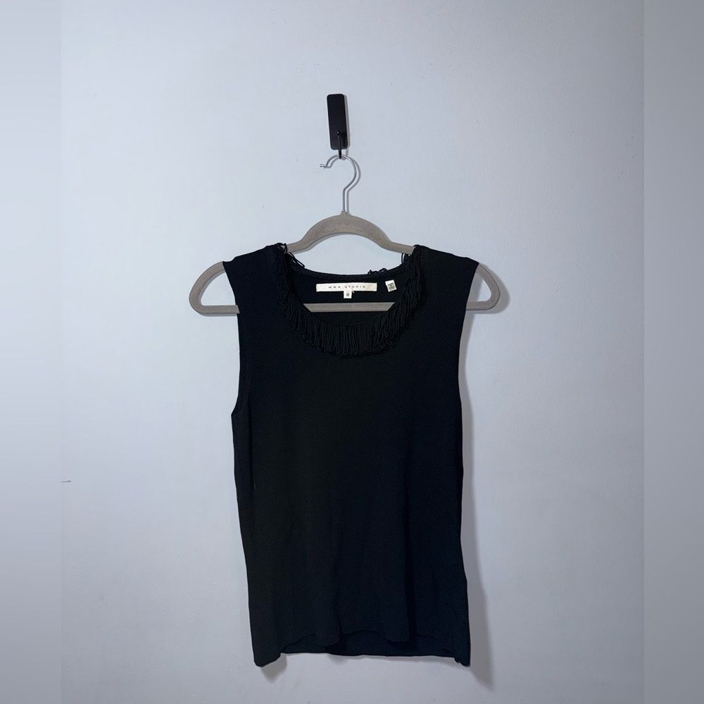 Max Studio Women’s Black Fringe Detailed Neck Sleeveless Sweater top Size M EUC